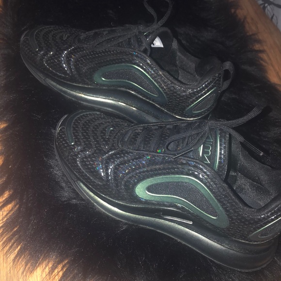 Shoes - Air Max 720